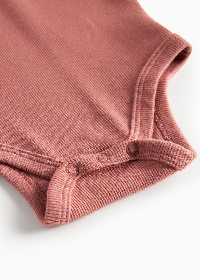 Dusty pink ribbed baby body