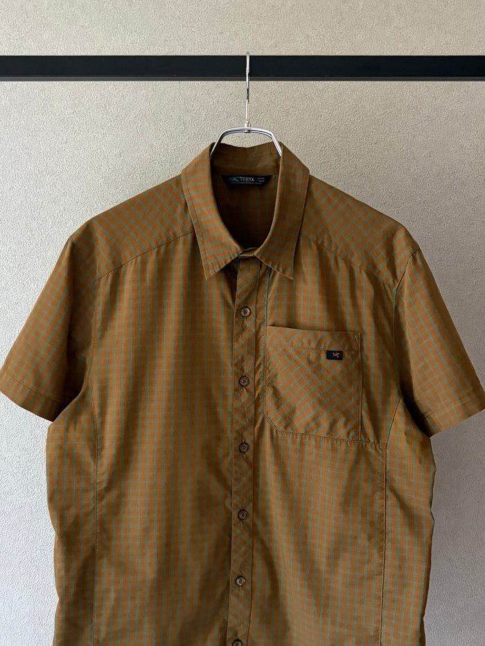 10's ARC'TERYX shirt