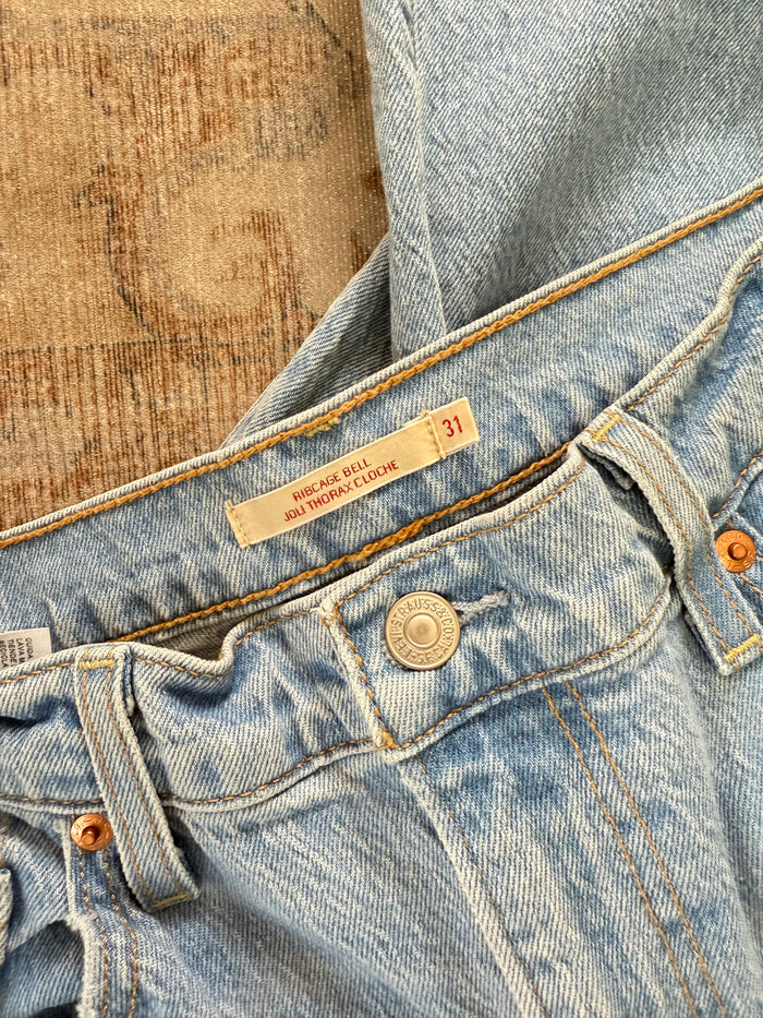 Levi’s Ribcage Bell Flare HR Jeans (31x32)