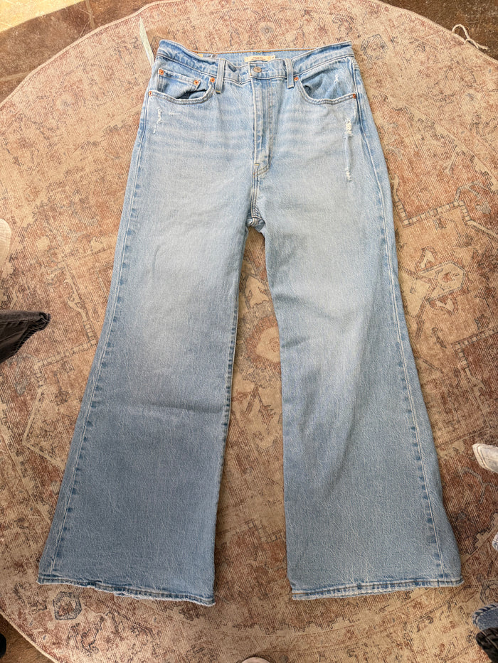 Levi’s Ribcage Bell Flare HR Jeans (31x32)