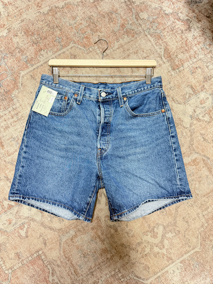 Levi’s 501 Shorts (31)