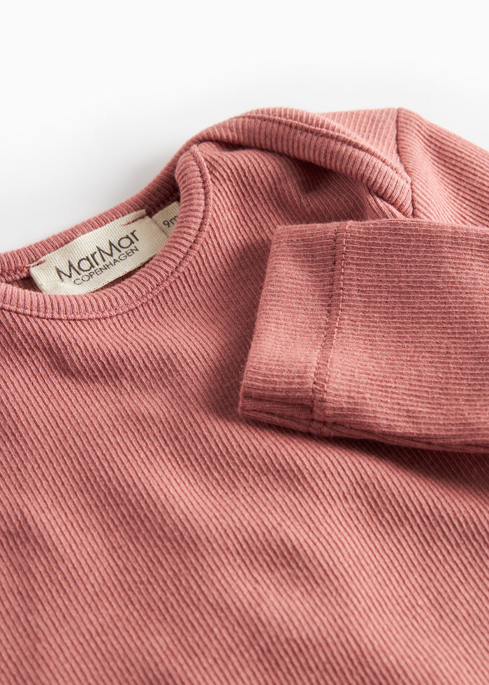 Dusty pink ribbed long-sleeved bodysuit for baby