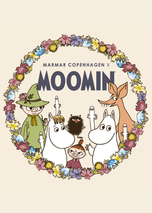 Cirkelformet Moomin-illustration med blomster og figurer på body
