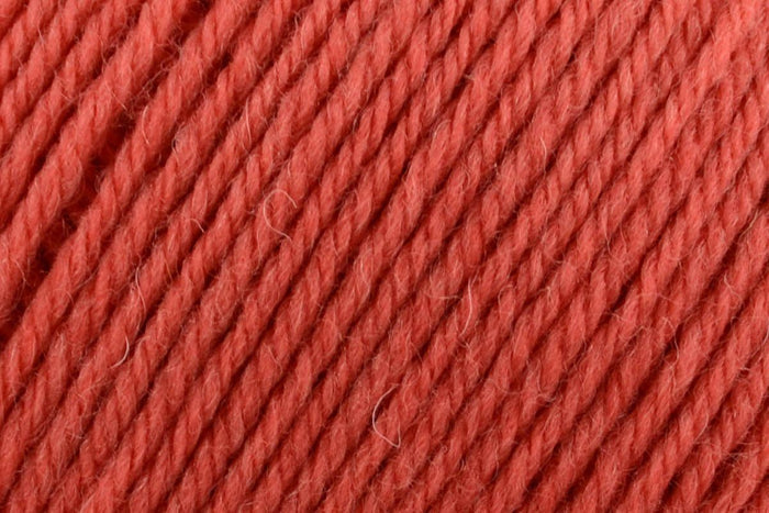 Deluxe Bulky Superwash Yarn Universal Yarn 901 Rosy Mauve