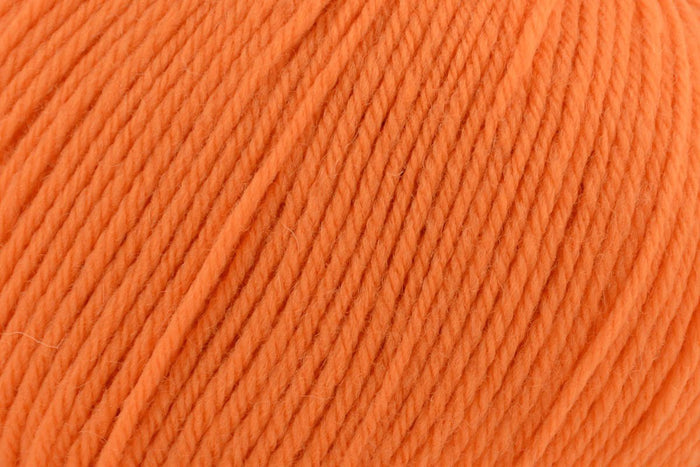 Deluxe Bulky Superwash Yarn Universal Yarn 904 Nectarine