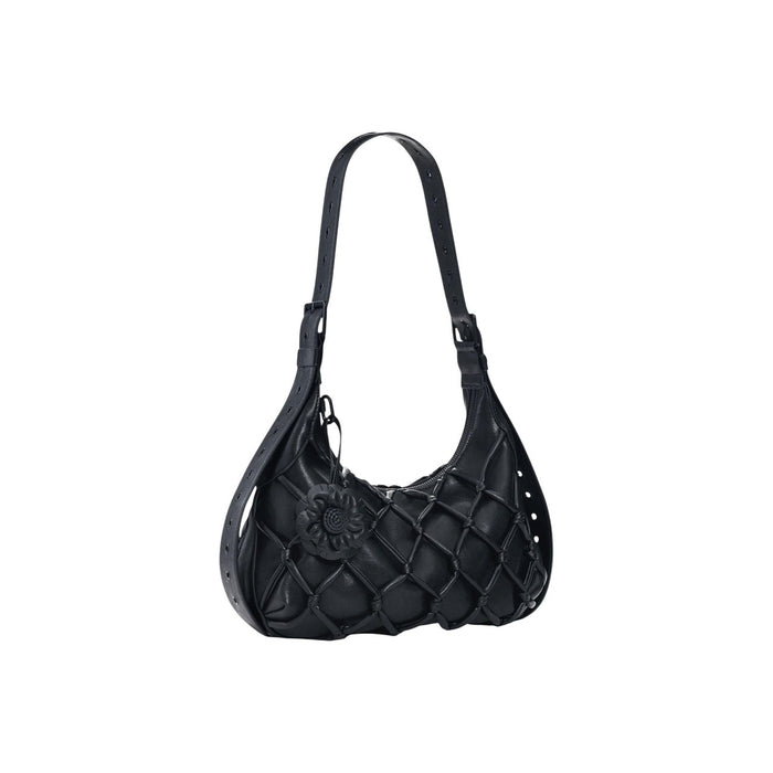 Image 2 : Détail du tressage artisanal et des nœuds du sac hobo Desigual noir — delvale