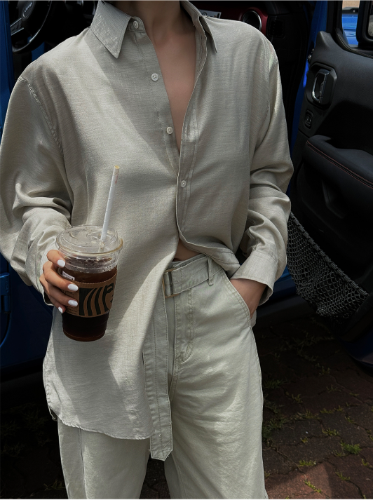 Minimal Fluid Shirt