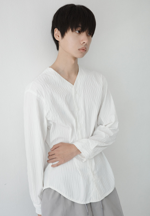 Ripple Texture V-Neck Shirt