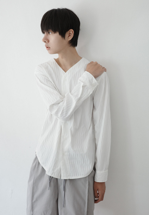 Ripple Texture V-Neck Shirt