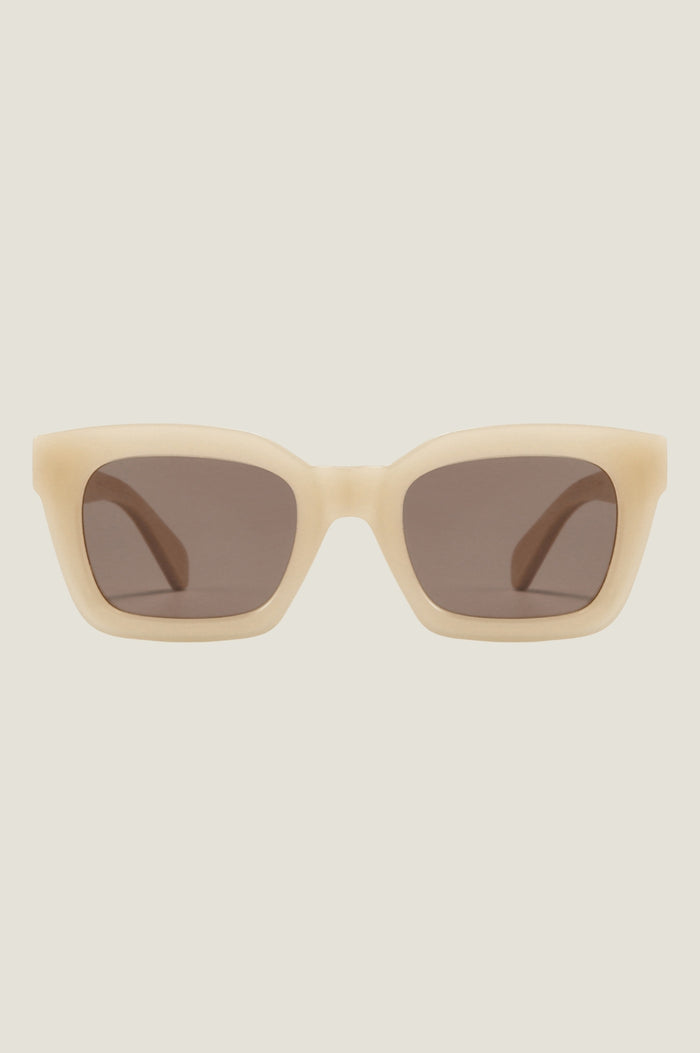 SOEK Zahra Nude Sunglasses | Nude - Aspiga